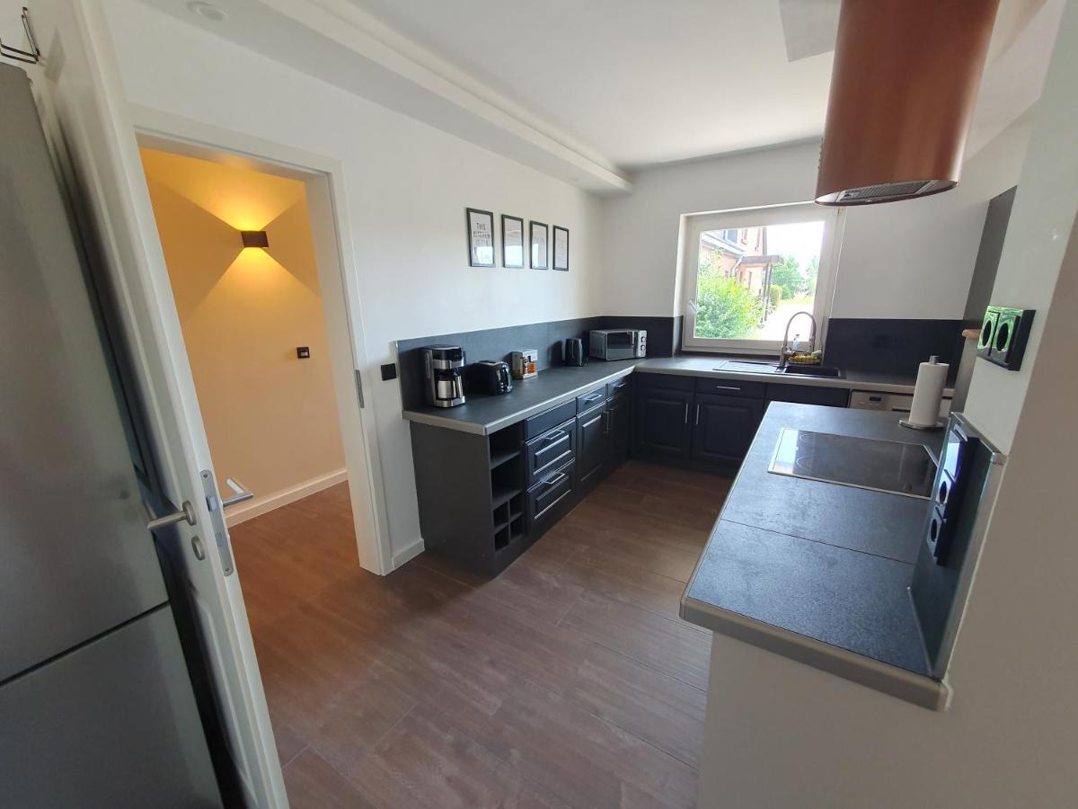 Neumuehler Hof Ferienwohnung "Stefan" Bietet 4 Schlafzimmer Und 4 Baeder , Eine Grosse Badewanne Und Grosser Terrasse Zum Garten, Kostenfreie Parkmoeglichkeiten Schwerin  Ngoại thất bức ảnh